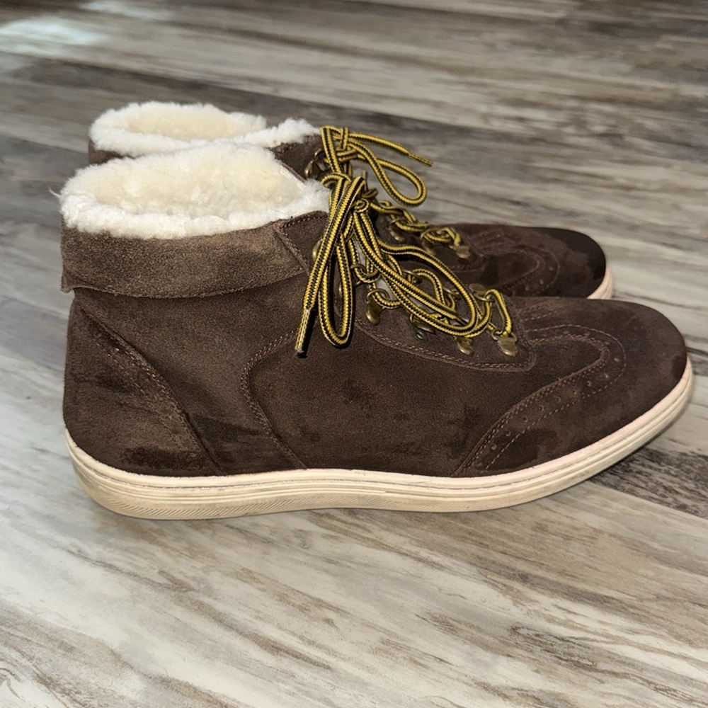 Vintage Foundry Co. Men’s Suede leather brown Sheep Skin lined Boots Size 11